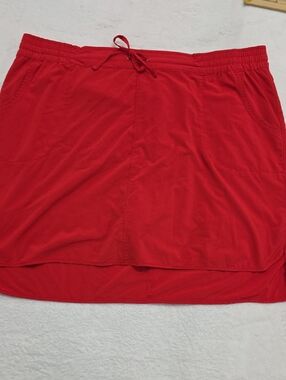Duluth Trading Ultralite Red Performance Pocket Skort
